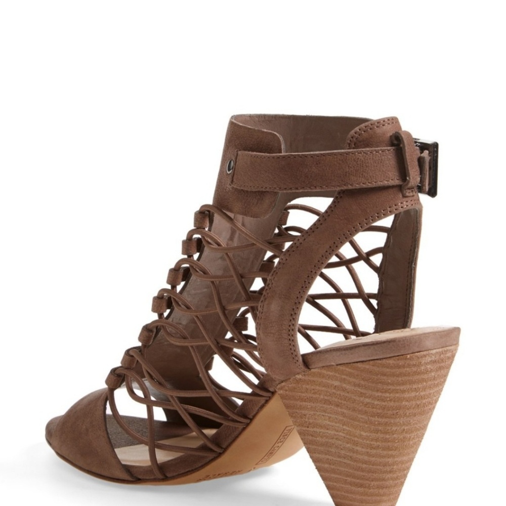 Women shoes - Picture 3 of 4